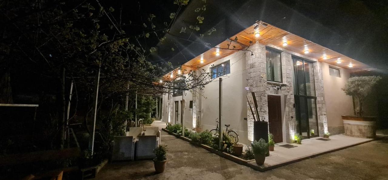 Bujtina Gjyshi Ilo Hotel Tushemisht Exterior photo